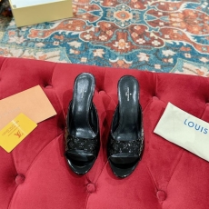 Louis Vuitton Slippers